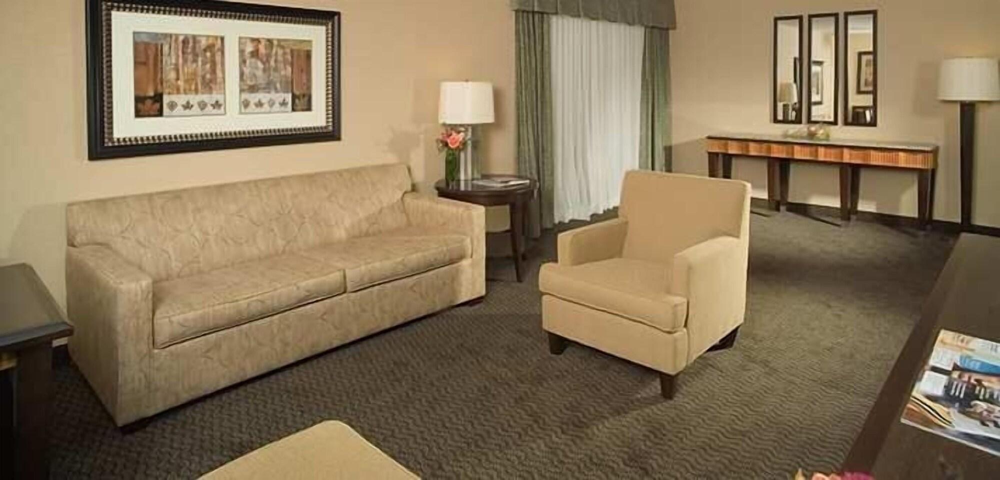 Embassy Suites Бирмингам Екстериор снимка